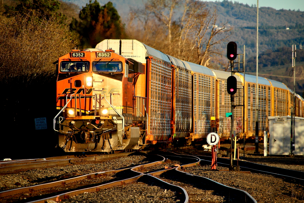 BNSF 6352 is a class GE ES44AC and  is pictured in Bingen, Washington, USA.  This was taken along the Fallbridge/BNSF on the BNSF Railway. Photo Copyright: Rick Doughty uploaded to Railroad Gallery on 03/21/2024. This photograph of BNSF 6352 was taken on Sunday, March 17, 2024. All Rights Reserved. 
